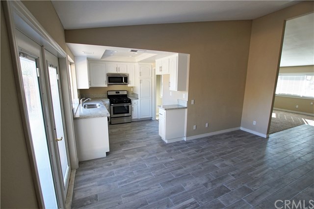 6557 Avenida Michaelinda