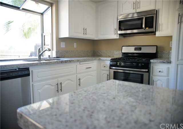 6557 Avenida Michaelinda