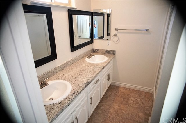 6557 Avenida Michaelinda