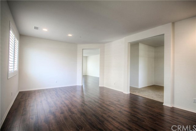 For Sale: 29150 Edgewood Dr Lake Elsinore, CA 92530