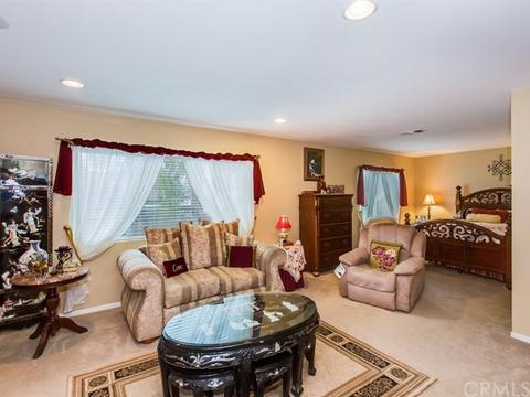26595 Silver Oaks Dr