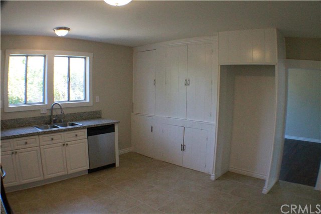 For Sale: 270 W 5th St Perris, CA 92570