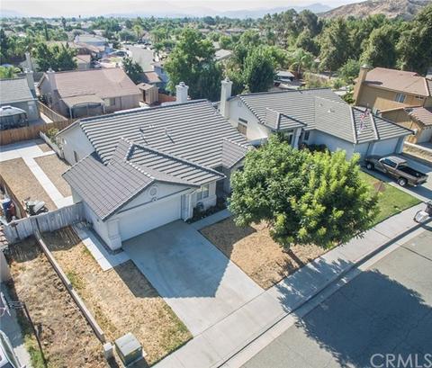 1632 Ametista Dr