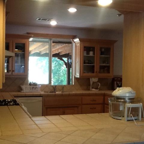 913 River Oaks Ln