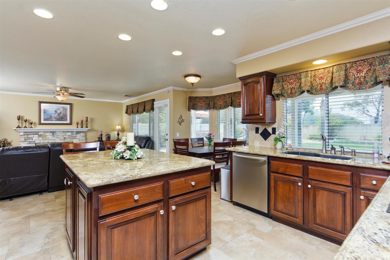 For Sale: 32049 Camino Seneco Temecula, CA 92592