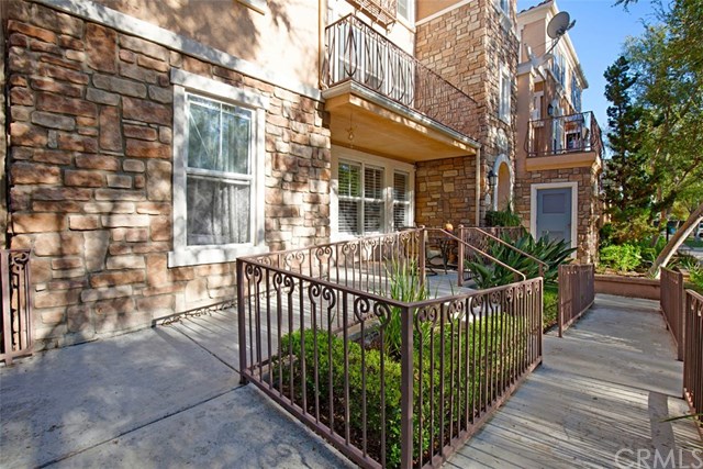 401 Terra Bella