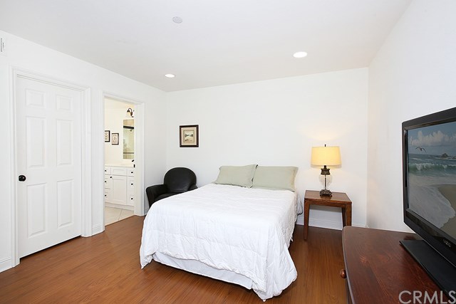 310 Iris Ave #1/2