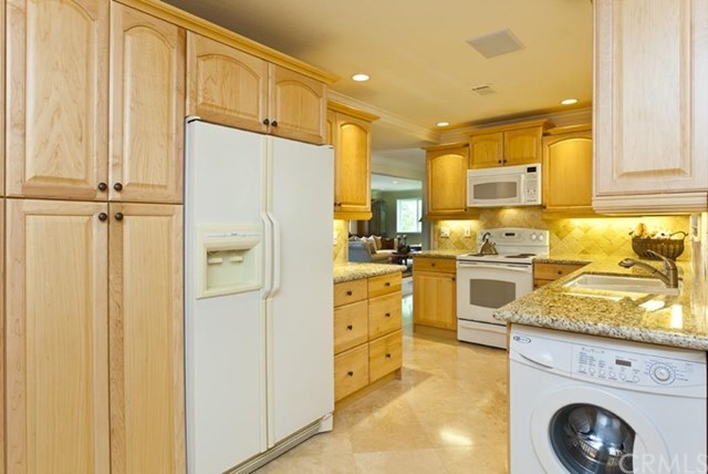 For Sale: 3242 San Amadeo #APT 2D Laguna Woods, CA 92637