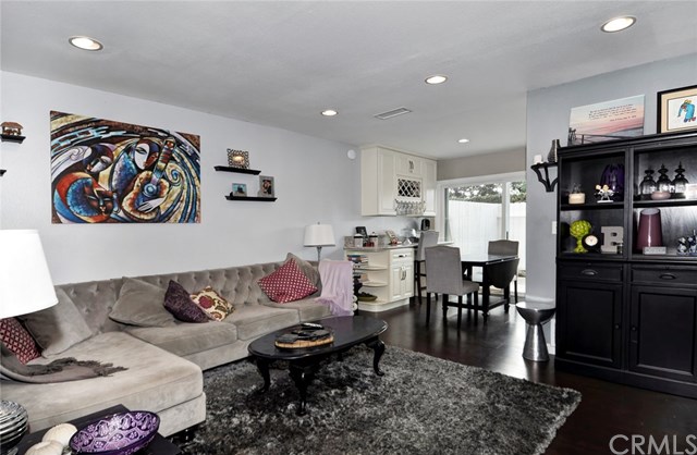 8464 El Arroyo Dr