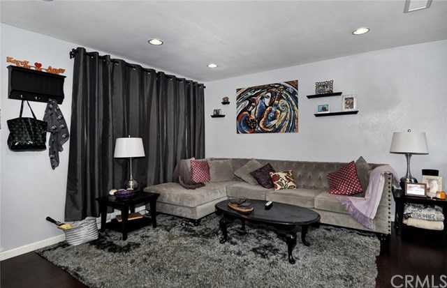 8464 El Arroyo Dr