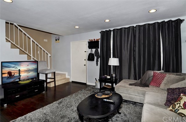 8464 El Arroyo Dr