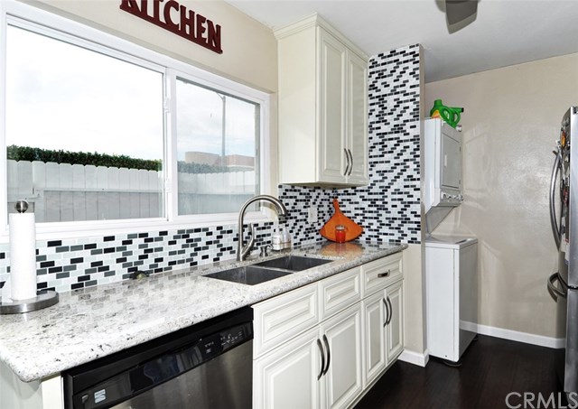 8464 El Arroyo Dr