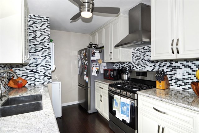8464 El Arroyo Dr