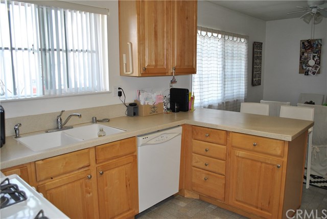 16232 Birdie Ln