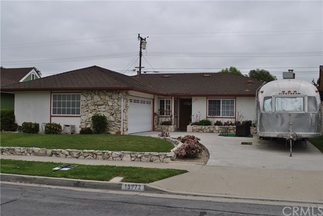 16232 Birdie Ln