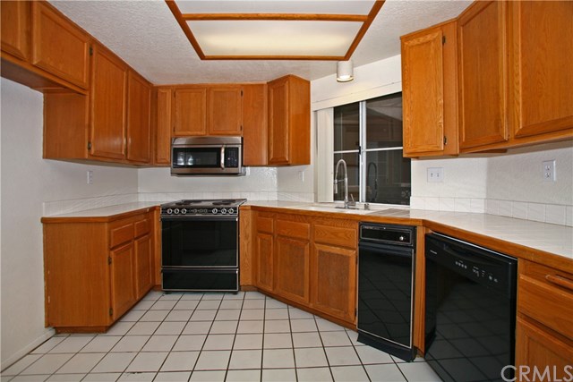 320 Lake St #204