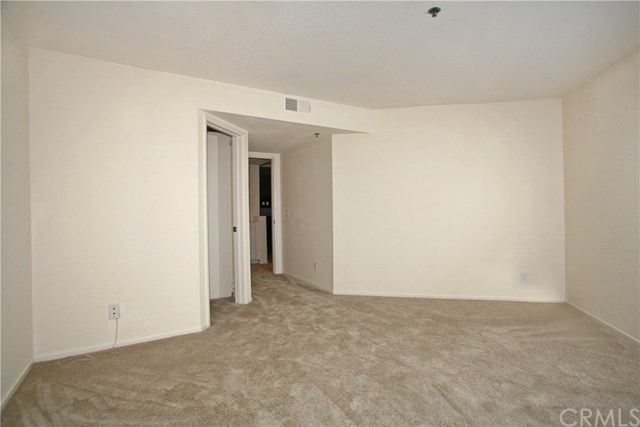 320 Lake St #204