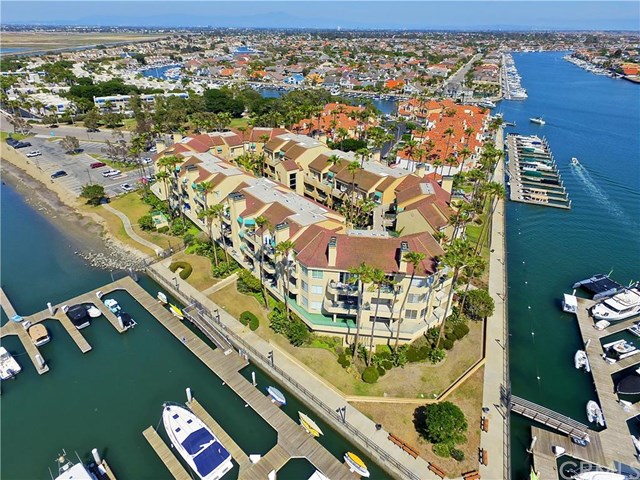 For Sale: 16291 Countess Dr #105 Huntington Beach, CA 92649