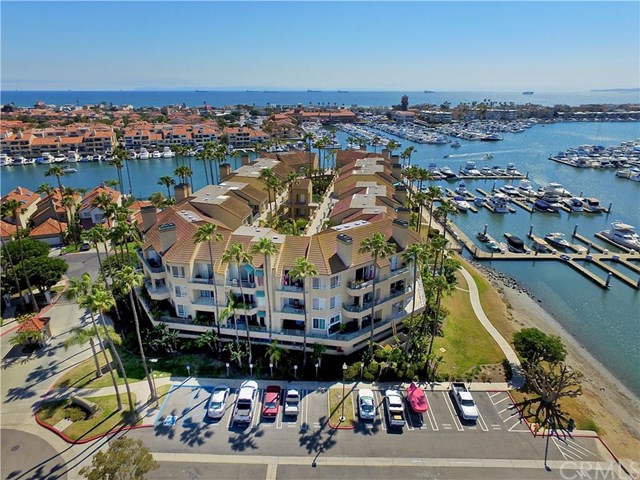 For Sale: 16291 Countess Dr #105 Huntington Beach, CA 92649