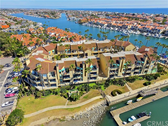 For Sale: 16291 Countess Dr #105 Huntington Beach, CA 92649