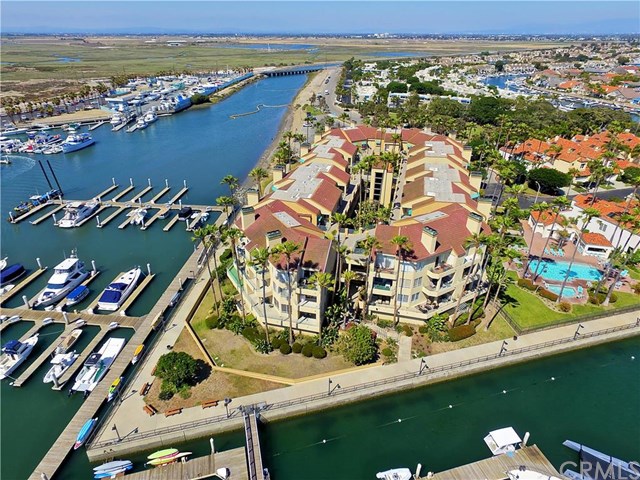 For Sale: 16291 Countess Dr #105 Huntington Beach, CA 92649