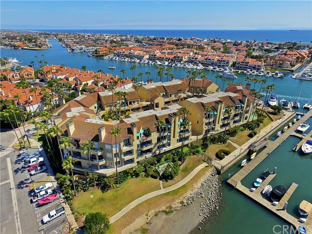 For Sale: 16291 Countess Dr #105 Huntington Beach, CA 92649