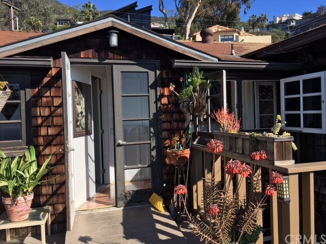 922 Acapulco St