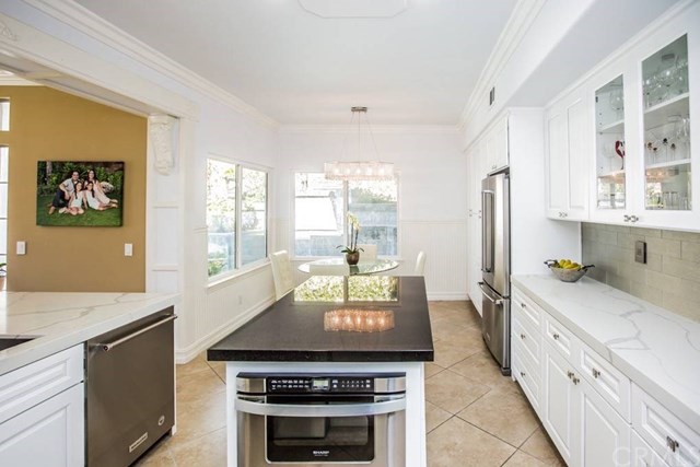 25992 La Cuesta Ave
