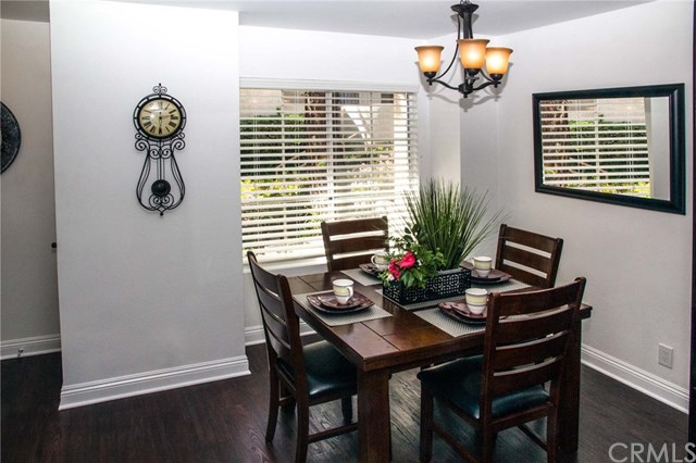 5 Abbeywood Ln