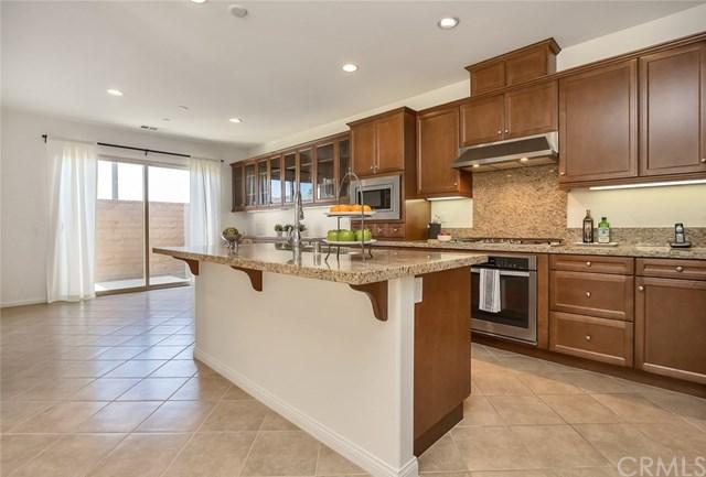 27522 Avenida Larga