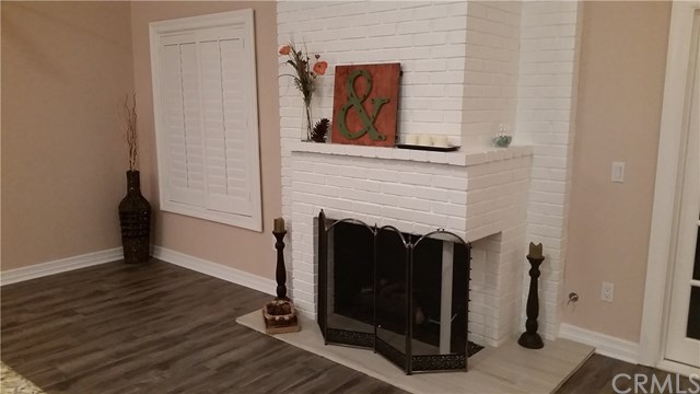 25 Baroness Ln