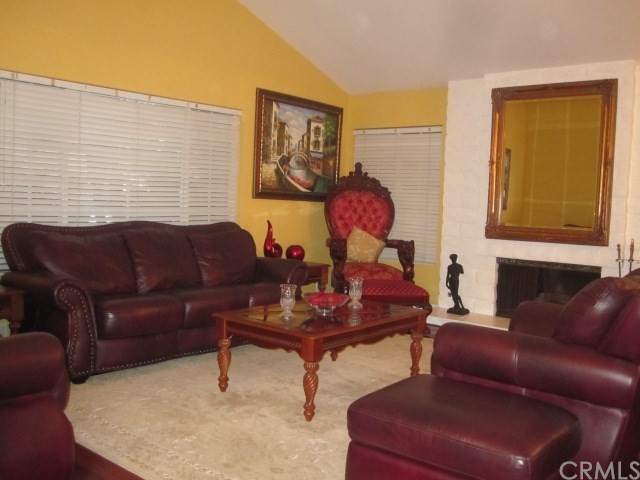 25481 Gloriosa Dr
