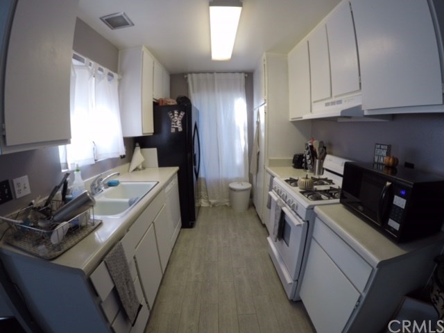 1290 Cabrillo Park Dr #H
