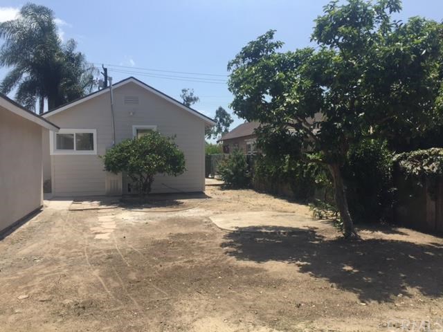 1011 W 2nd St, Santa Ana CA 92703