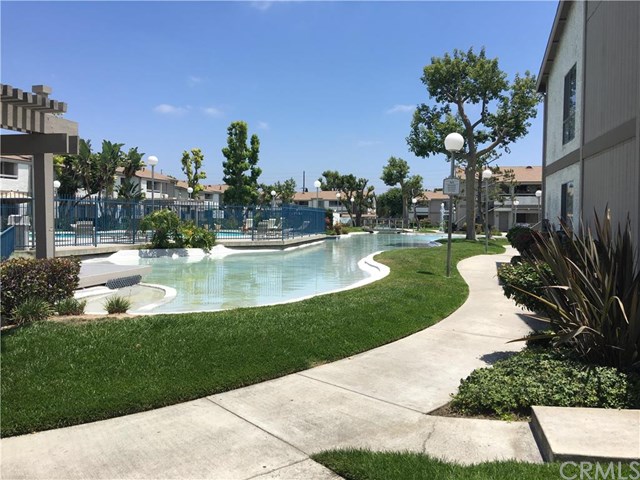For Sale: 2853 S Fairview St #G Santa Ana, CA 92704