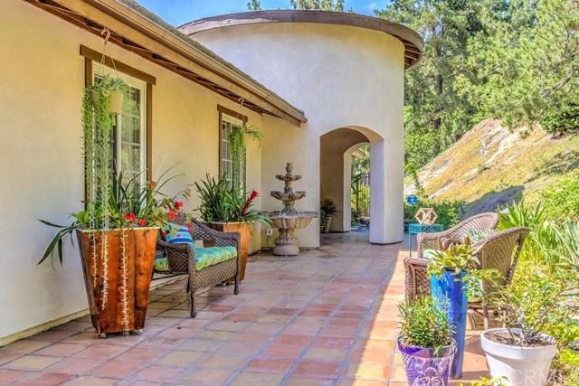 For Sale: 10562 Greenbrier Rd Santa Ana, CA 92705