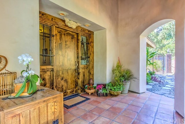 For Sale: 10562 Greenbrier Rd Santa Ana, CA 92705