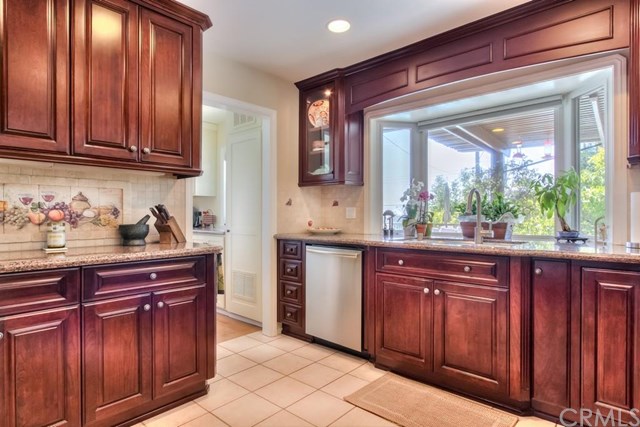 For Sale: 10562 Greenbrier Rd Santa Ana, CA 92705
