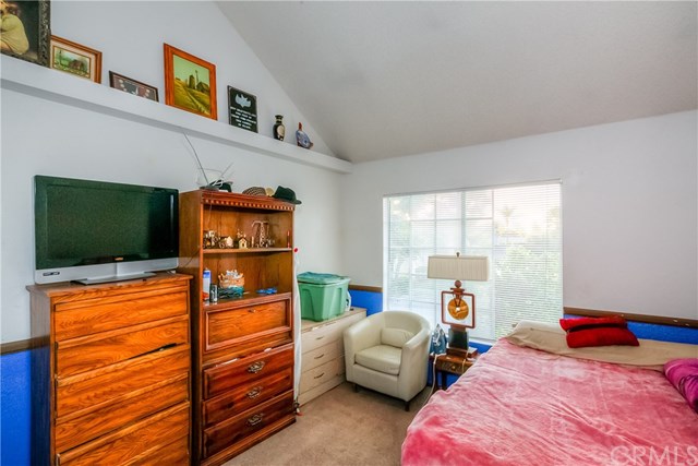 1544 W Broadway