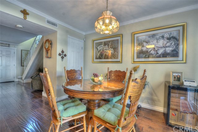348 Meadow Ct