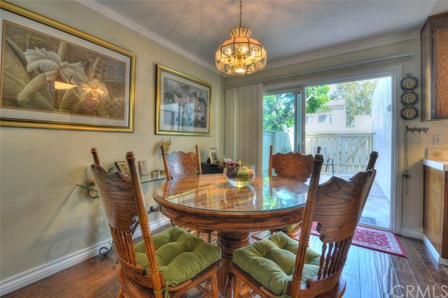 348 Meadow Ct