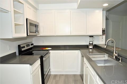 860 Dorchester Ln