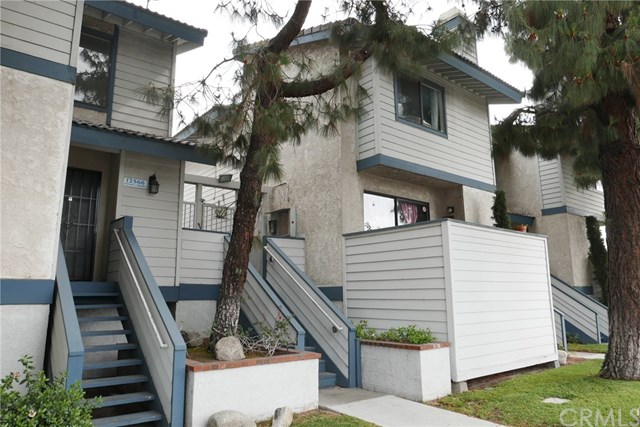 245 N Mountain View St #14