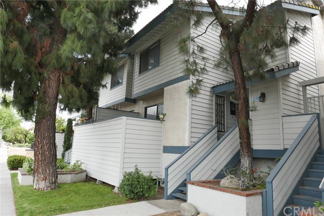 245 N Mountain View St #14