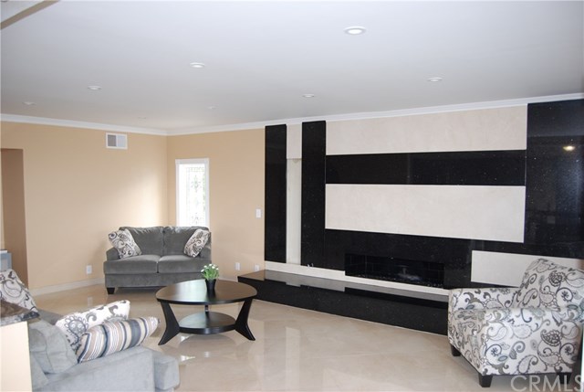 2334 N Rockridge Cir