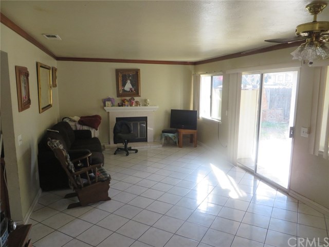 1051 Border Ave