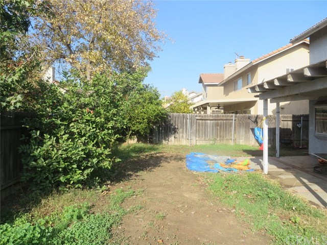 1051 Border Ave