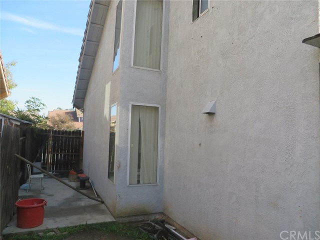 1051 Border Ave