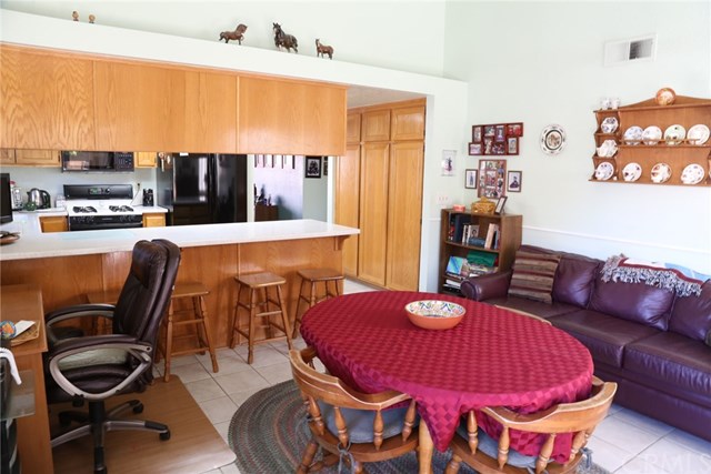 1140 Sapphire Ln
