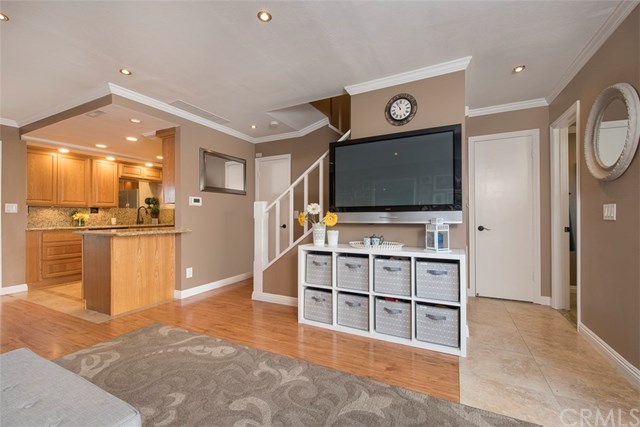 1407 E Zehner